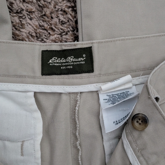Eddie Bauer Khakis 33 - Picture 3 of 6